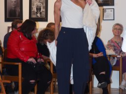 Fashion Show in der Contemplor Galerie Wien am 16. 03. 2024